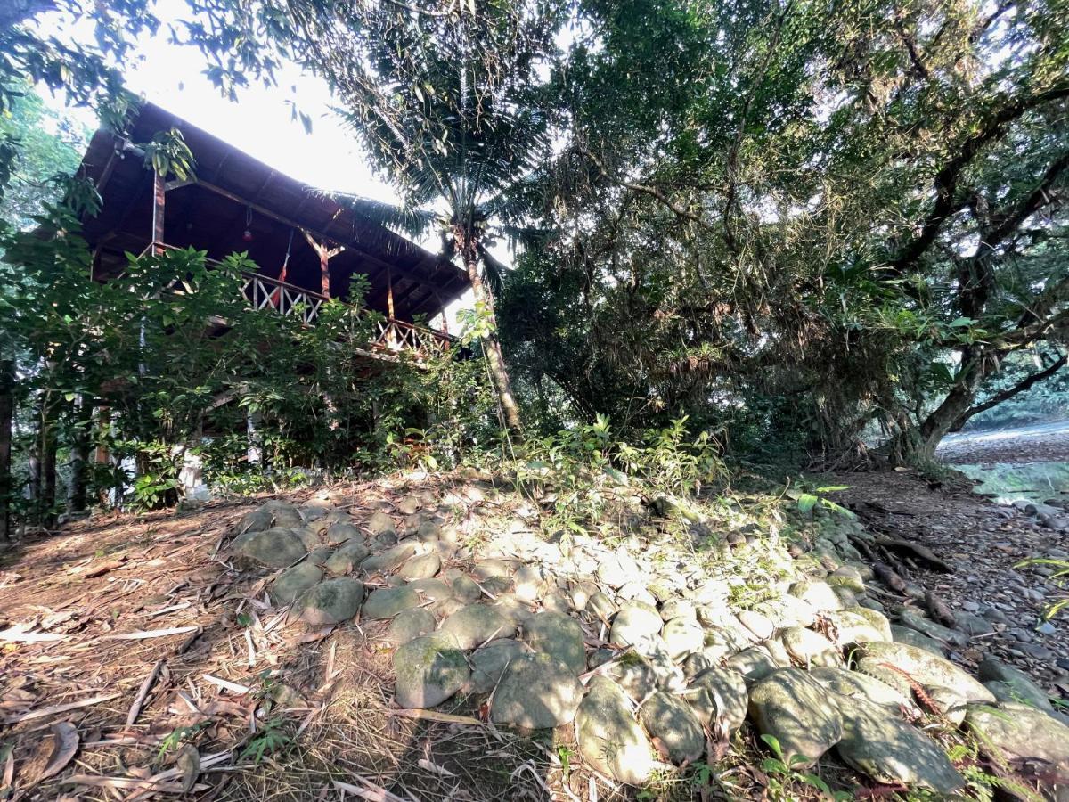 Caoni Riverside Lodge Puerto Quito Exterior photo